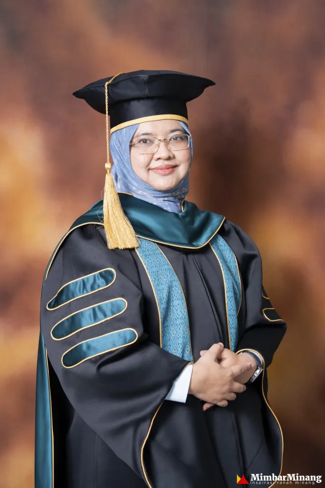 Guru besar prof. dr. yuli amran, mkm